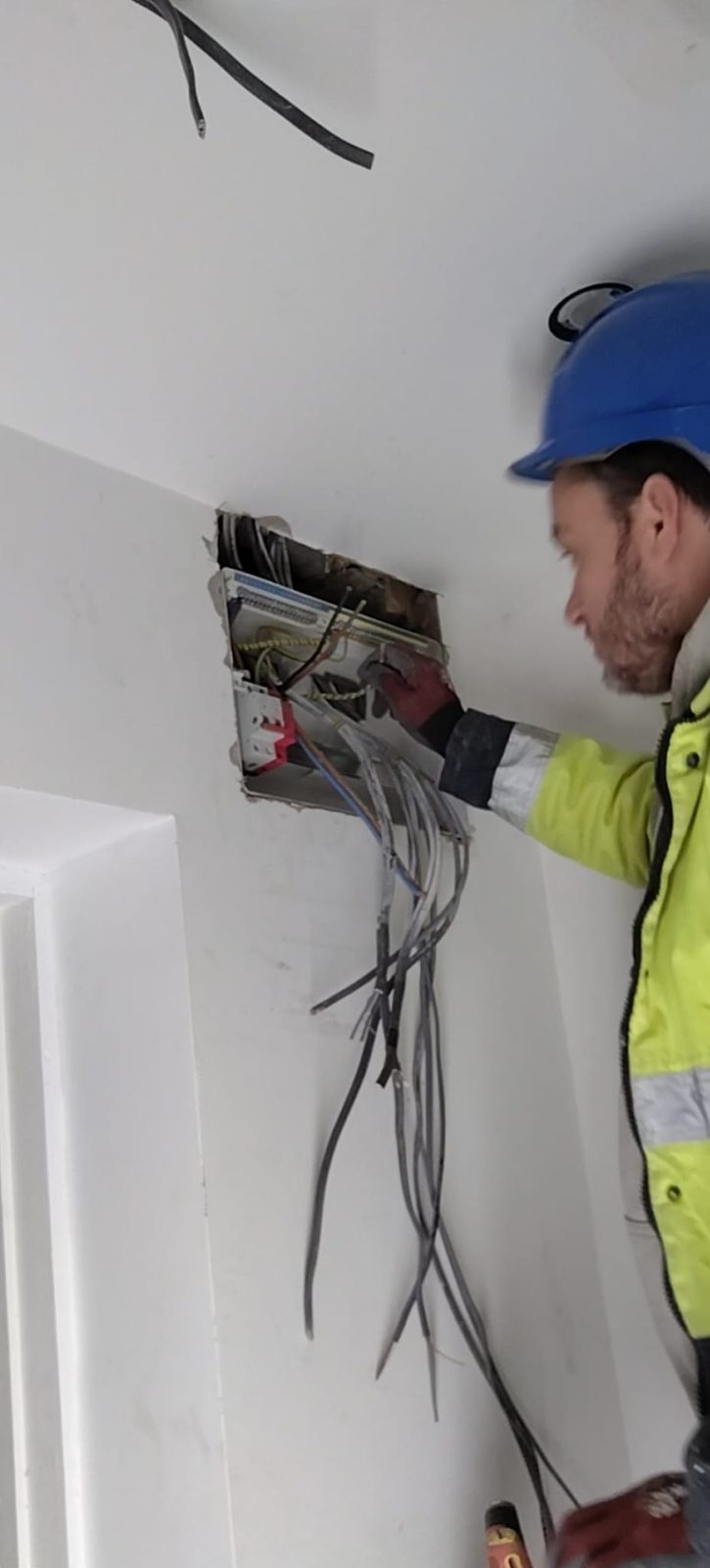 Tracing a damaged fuse board to isolate a tripping circuit